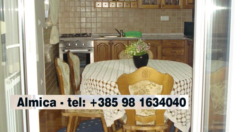 online rezervacije Almica Apartment
